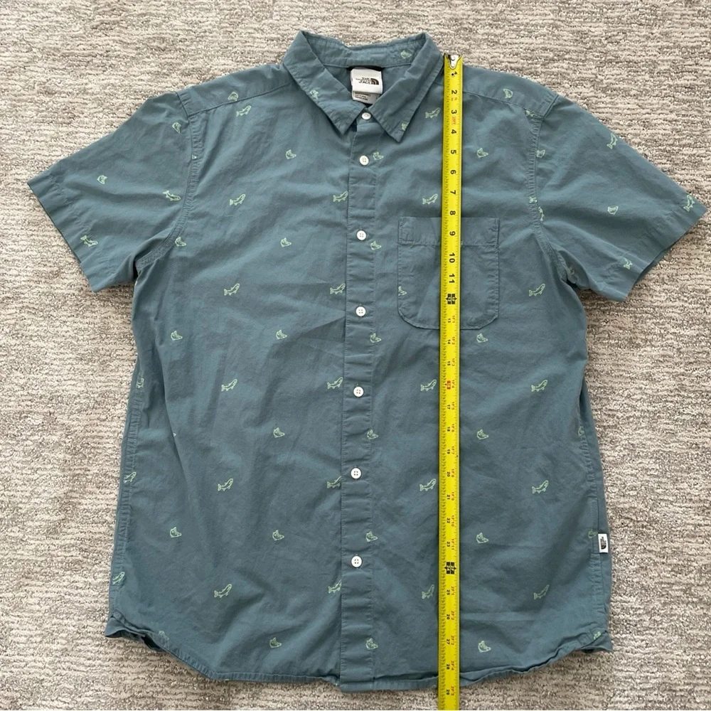 The North Face Shirt Mens Large Blue Short Sleeve Outdoor Fish All Over Print